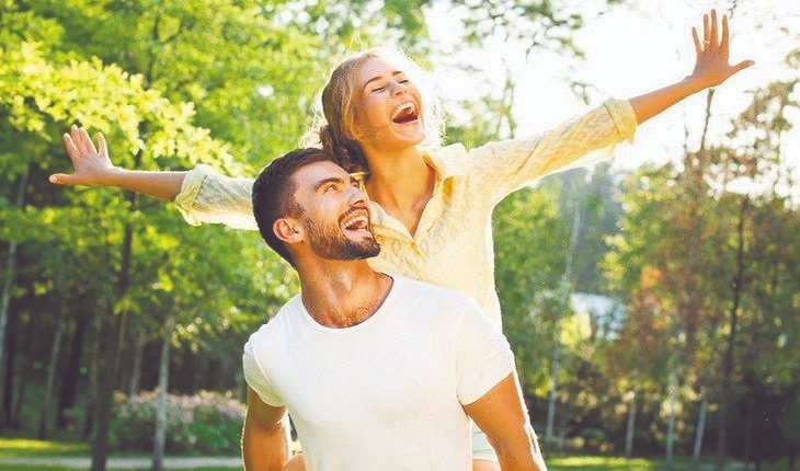 사람들과 함께하는 웃음과 긍정 에너지